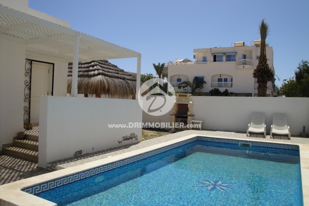 L 51 -                            بيع
                           Villa avec piscine Djerba